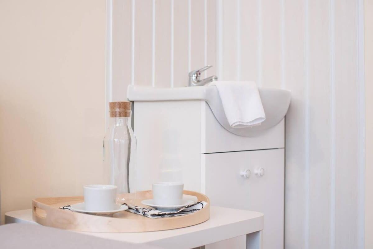 Ultra Central Large Home With Ac And Balcony Budapest Esterno foto
