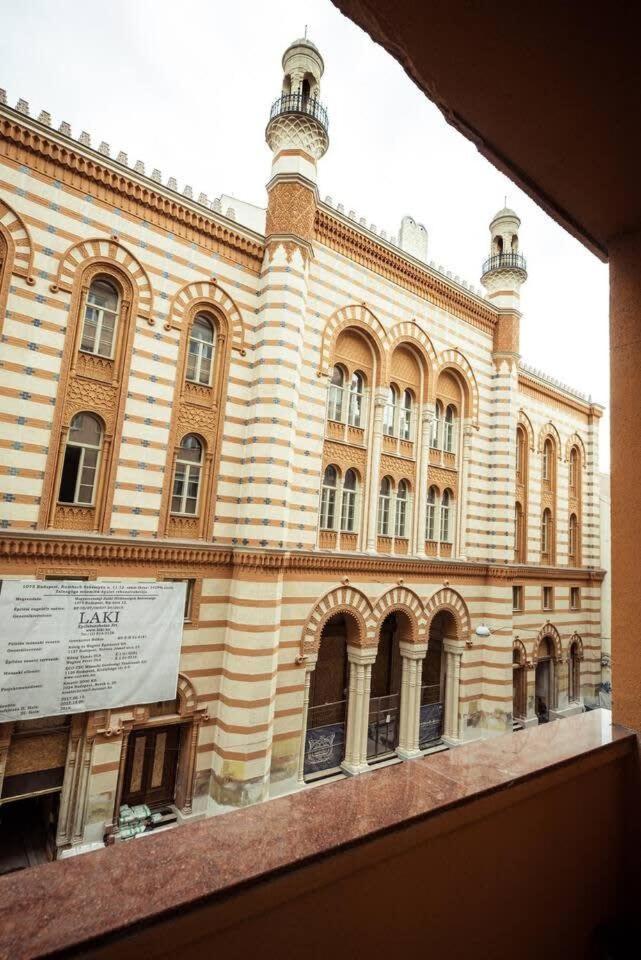 Ultra Central Large Home With Ac And Balcony Budapest Esterno foto